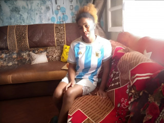 bellemiahXx - Ich bin ein romantisches Mädchen mit schüchternen Träumen und Hoffnungen.